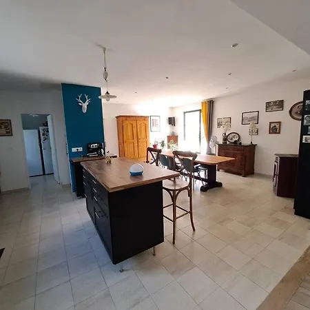 Villa Agreable Avec Piscine *