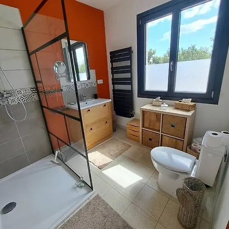 Villa Agreable Avec Piscine Neffies